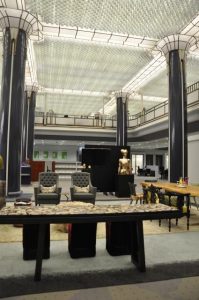 Deutsche Bank, Königsallee 45-47, Düsseldorf, 2015. Kooperation von fraunberg art gallery & Ulla Blennemann Innenarchitektur. Skulpturen - Agata Agatowska