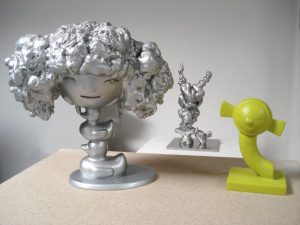 "Pełnia Księżyca", 50x45cm, aluminium, 2014; "Królik", 30x30x45cm, aluminium, stal szlachetna, 2014; "Lizak", 15x15x20cm, brąz